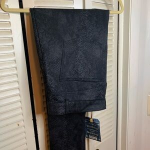 Democracy Women's Curve Equality Pants - Classic Black